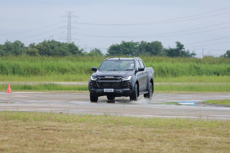 review isuzu d max 2022