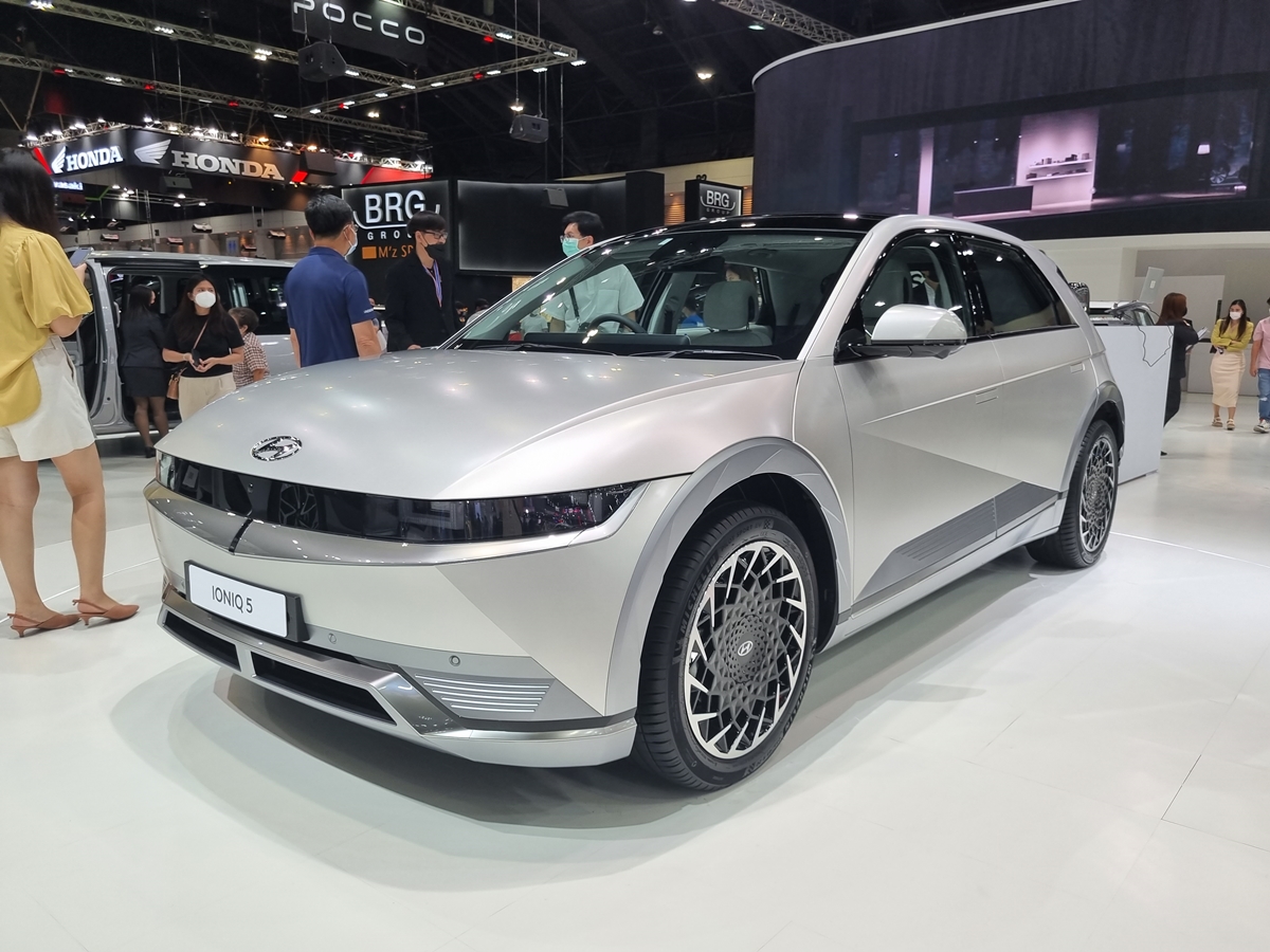 electric cars in the motor expo 2022