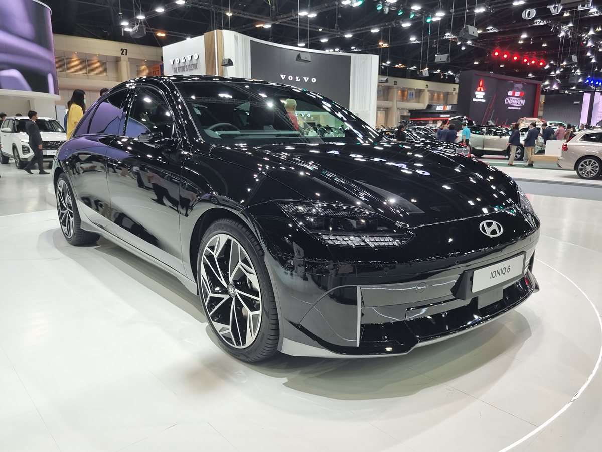 electric cars in the motor expo 2022