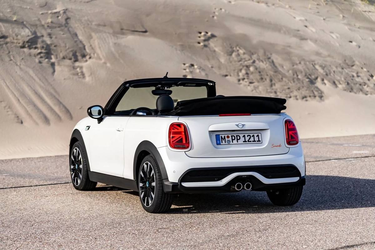 MINI Cooper Convertible Seaside Edition