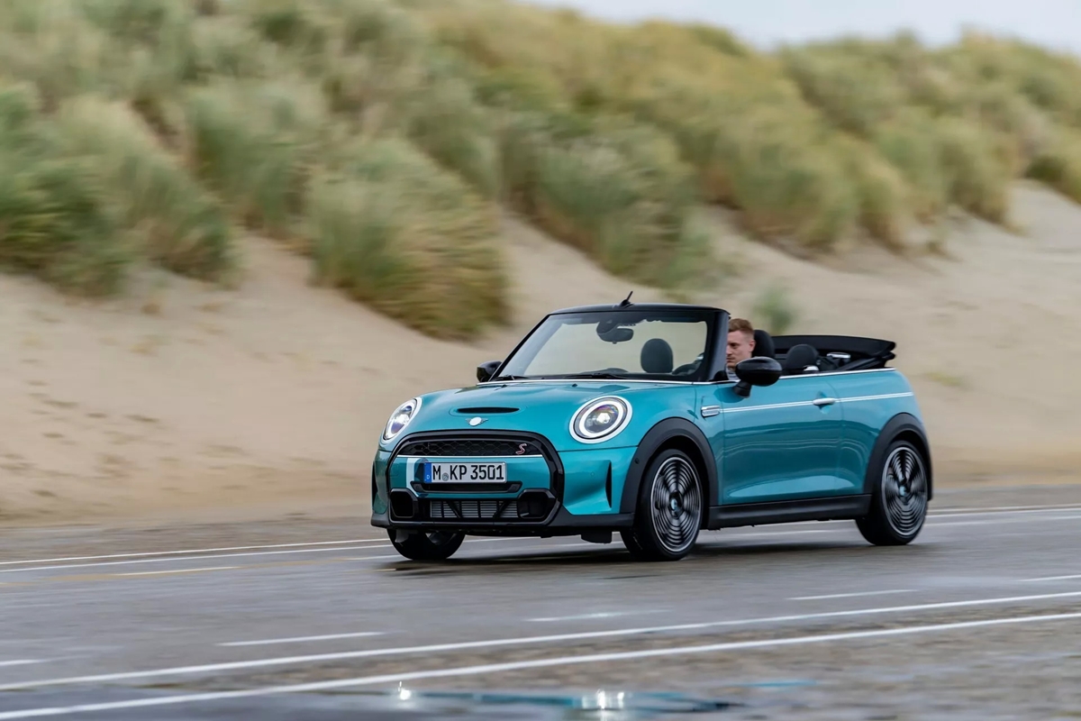 MINI Cooper Convertible Seaside Edition