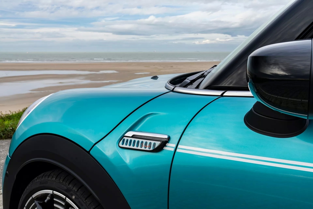 MINI Cooper Convertible Seaside Edition