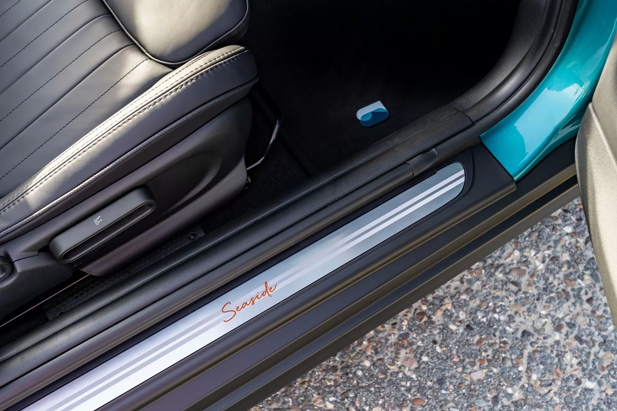 MINI Cooper Convertible Seaside Edition