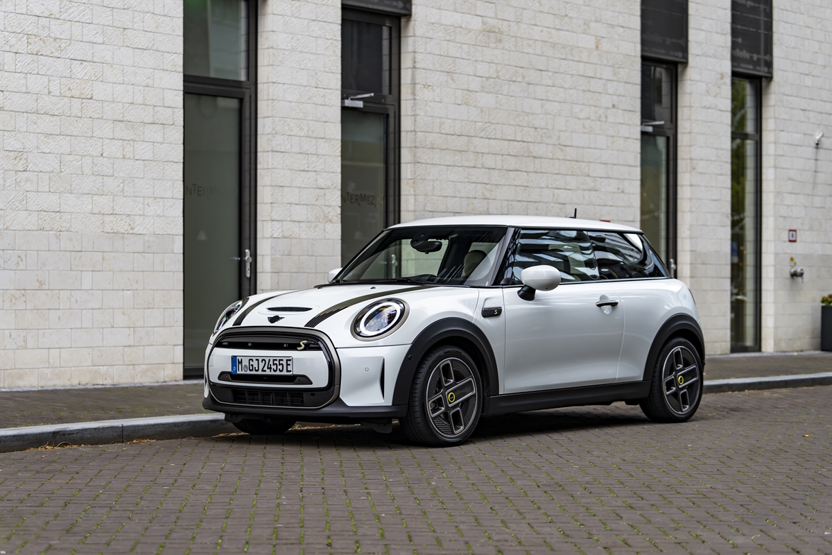 MINI Cooper SE Resolute Edition 