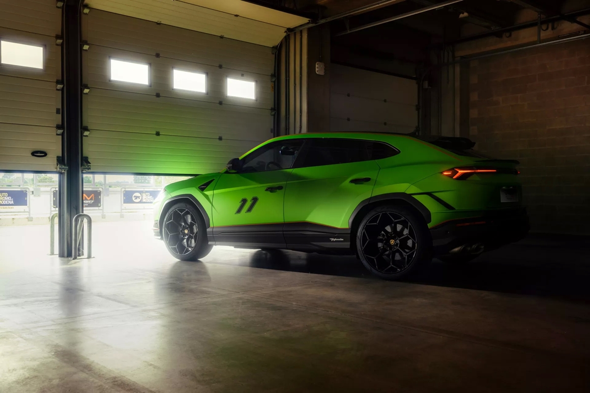 Lamborghini Urus Performante Essenza SCV12