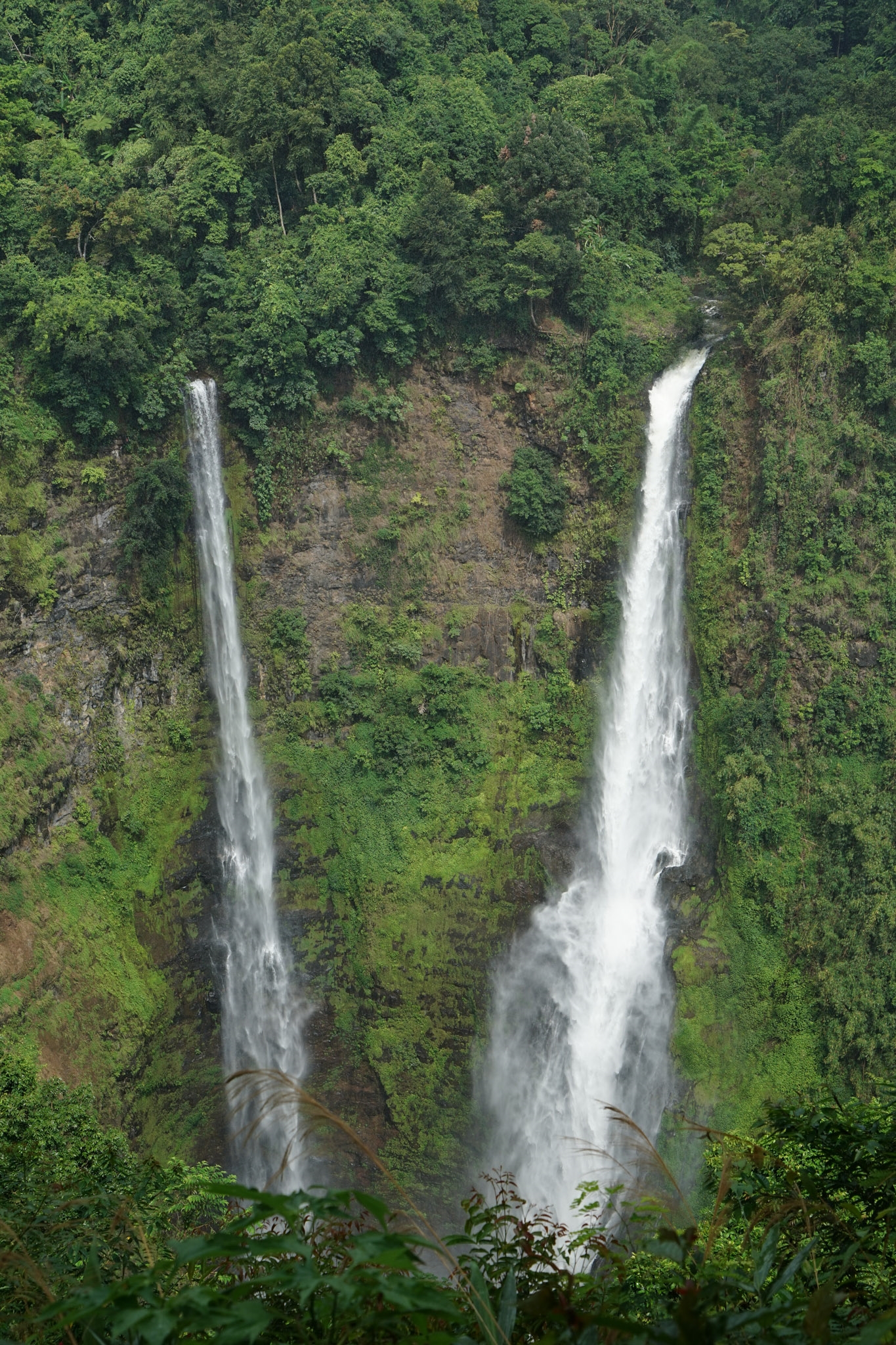 Isuzu V-Cross 4x4 Master Of All Roads…ลุยท้าโลก