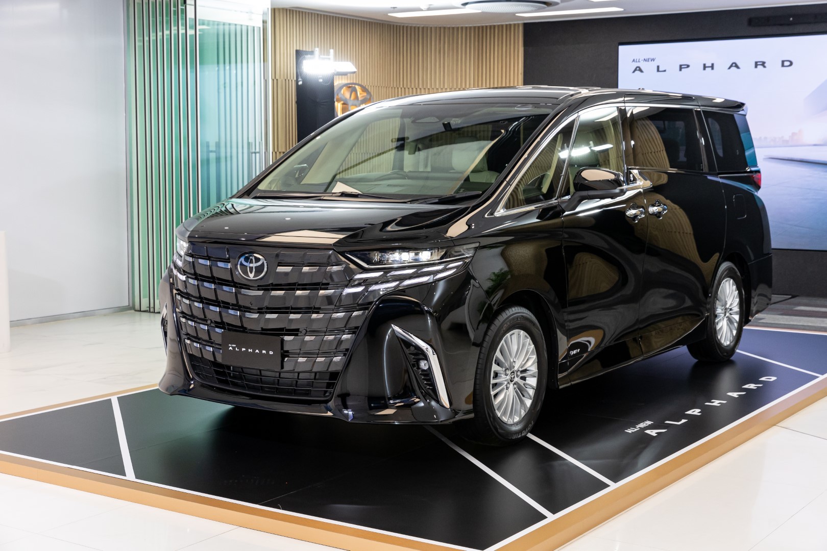 All-New Toyota Alphard / Vellfire 2023