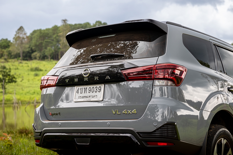 Review Nissan Terra Sport