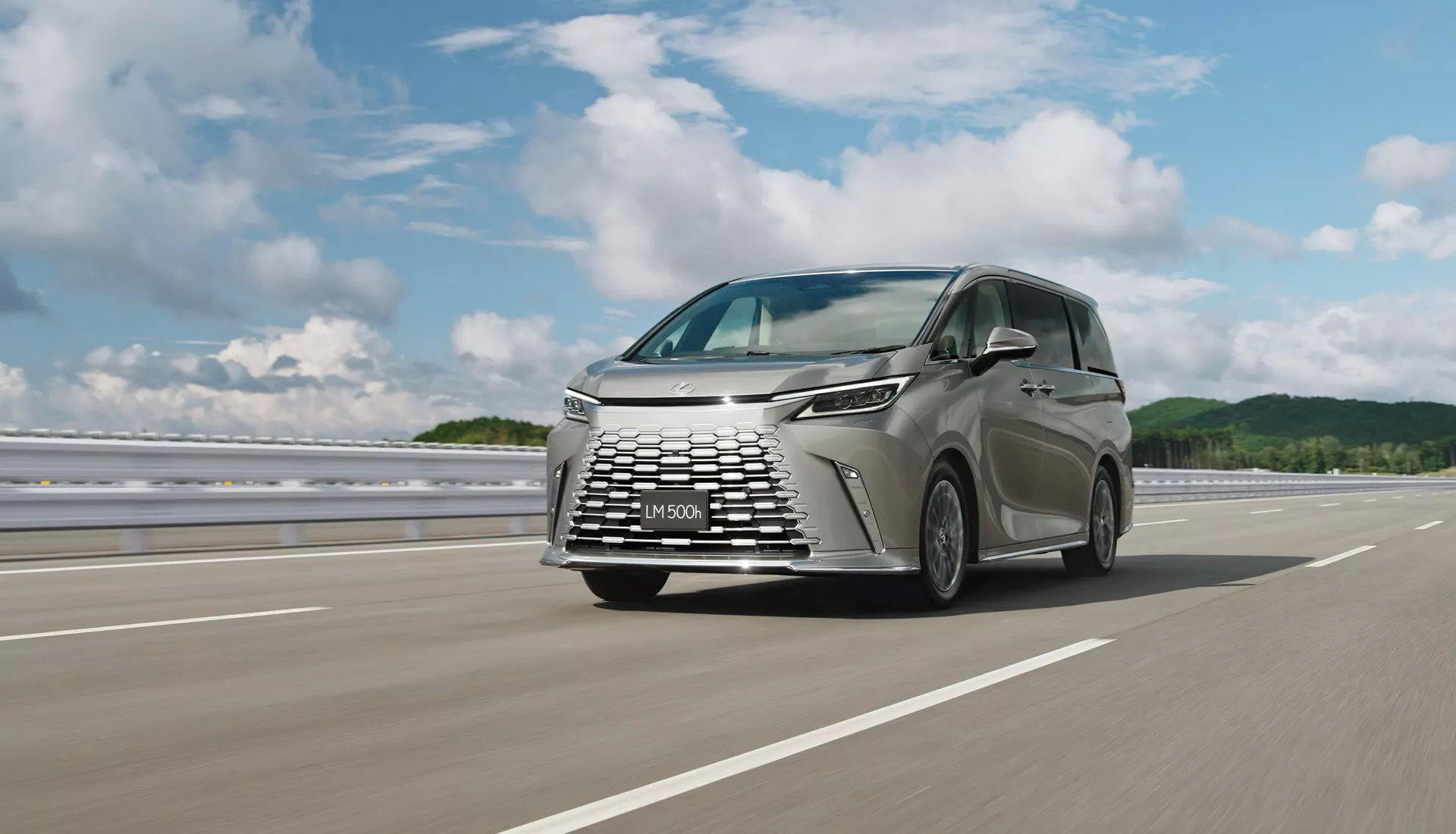 Lexus LM500h L 2024