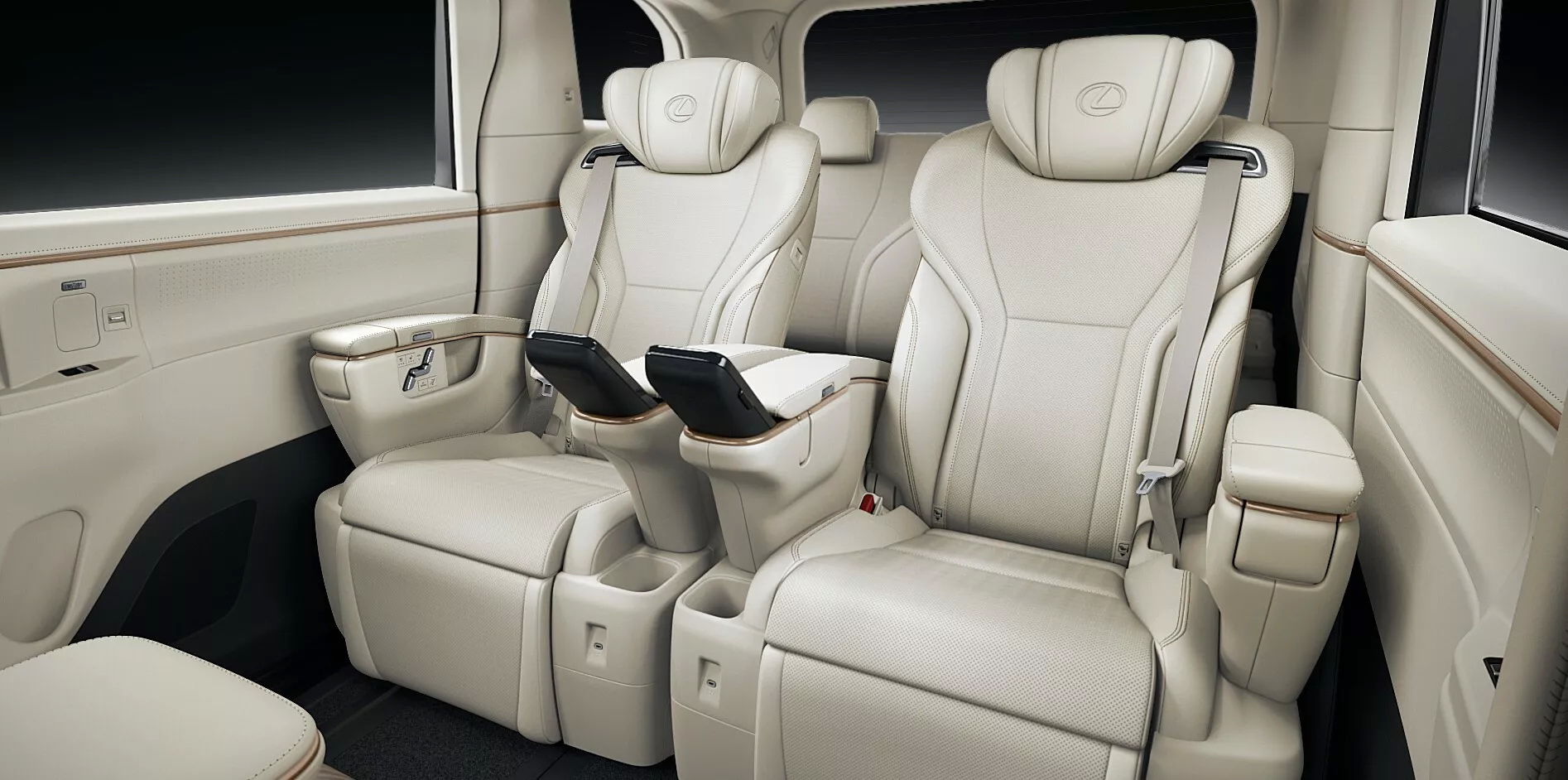 Lexus LM500h L 2024