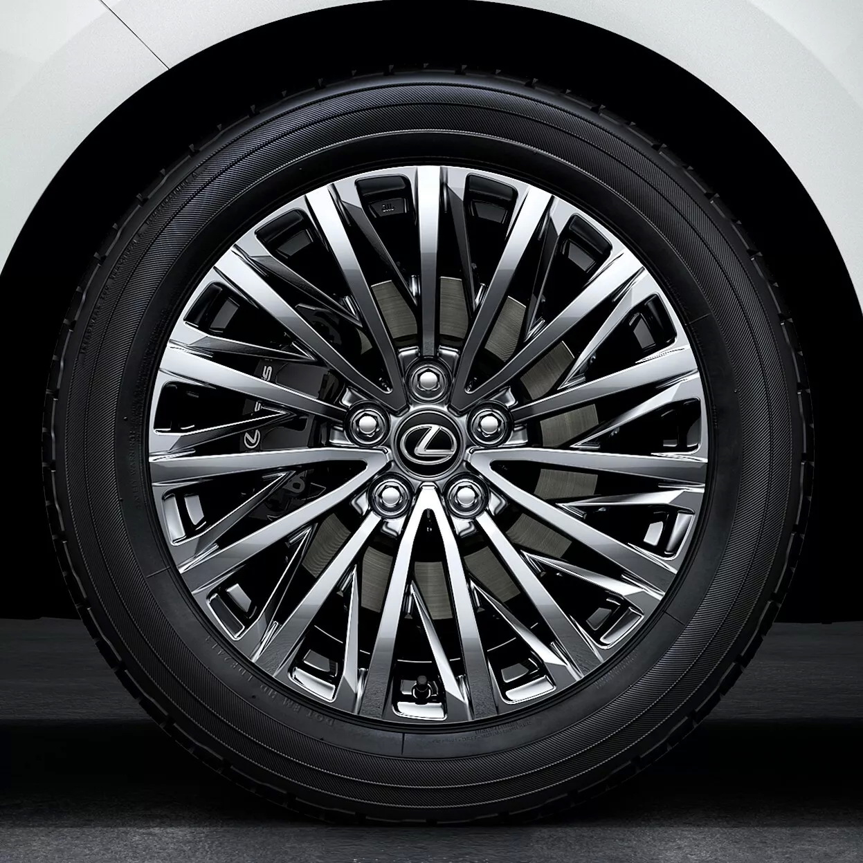 Lexus LM500h L 2024