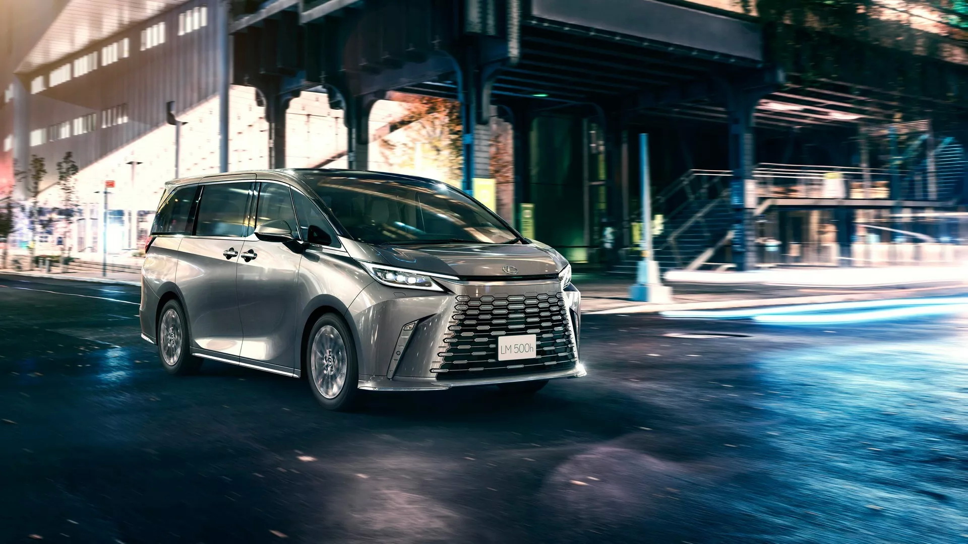 Lexus LM500h L 2024