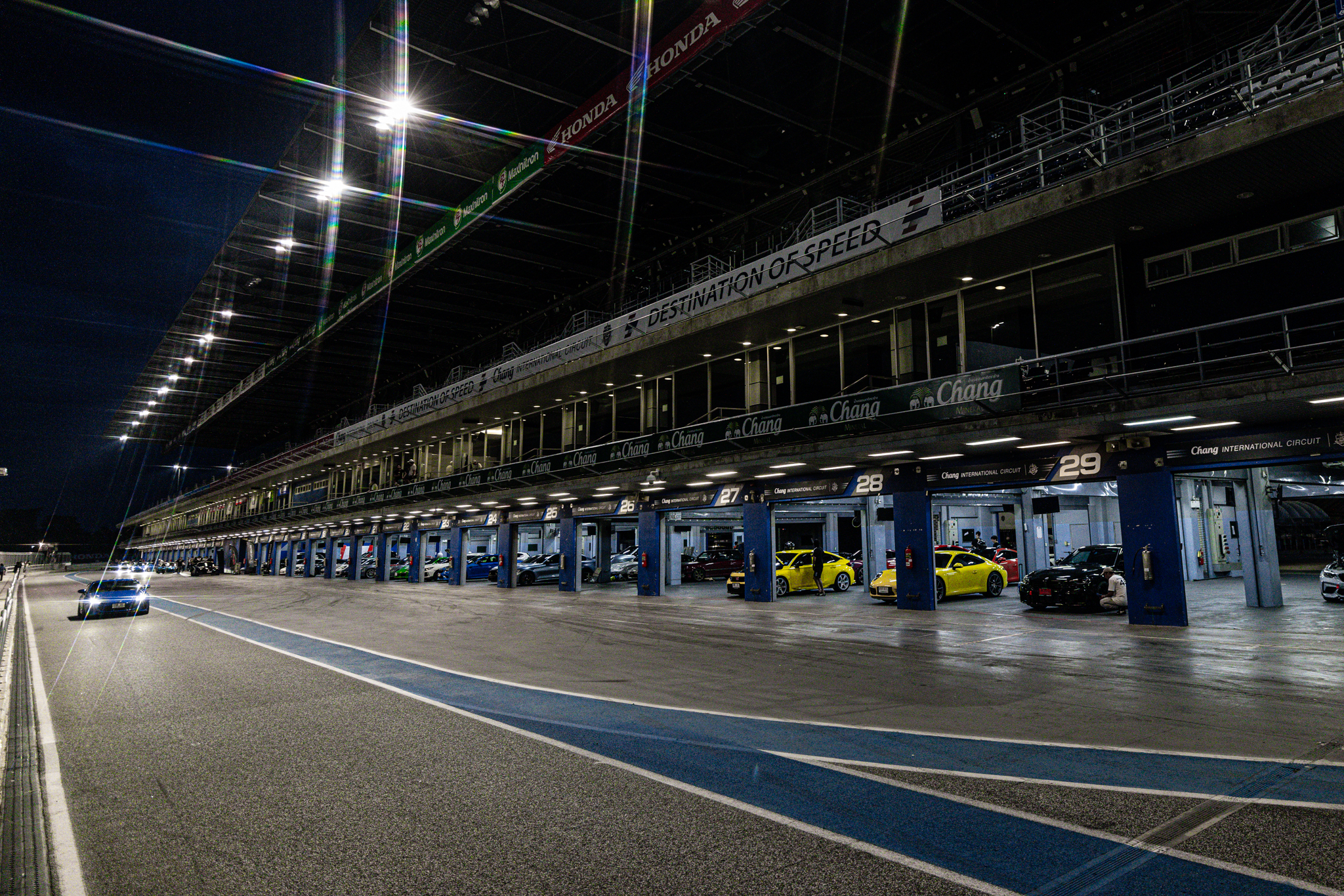 โทพาซ ดีเทลลิ่ง Night Track Day