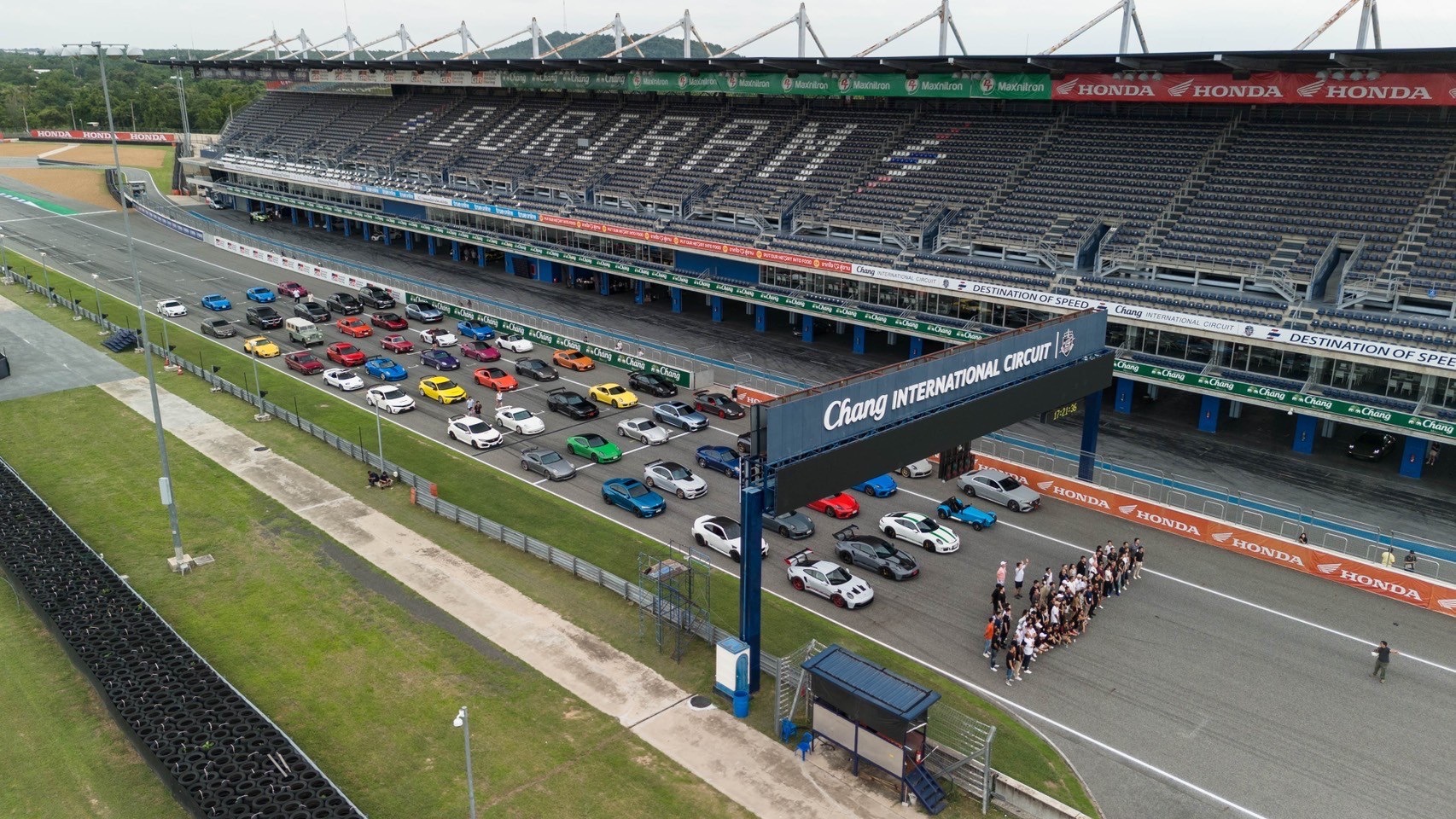 โทพาซ ดีเทลลิ่ง Night Track Day