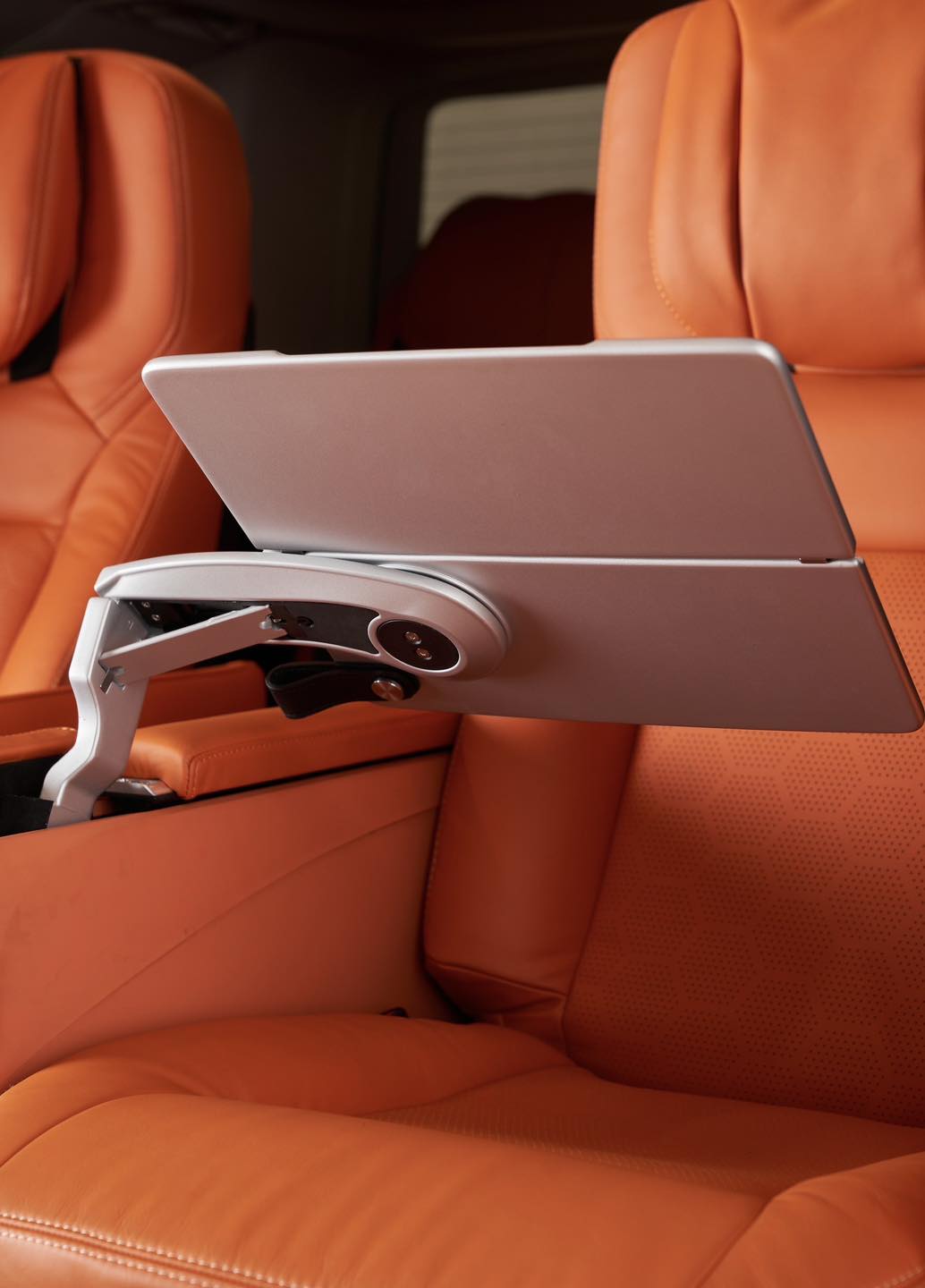 Volkswagen Caravelle รุ่น Comfortline NGZ (Neuer Glanz)