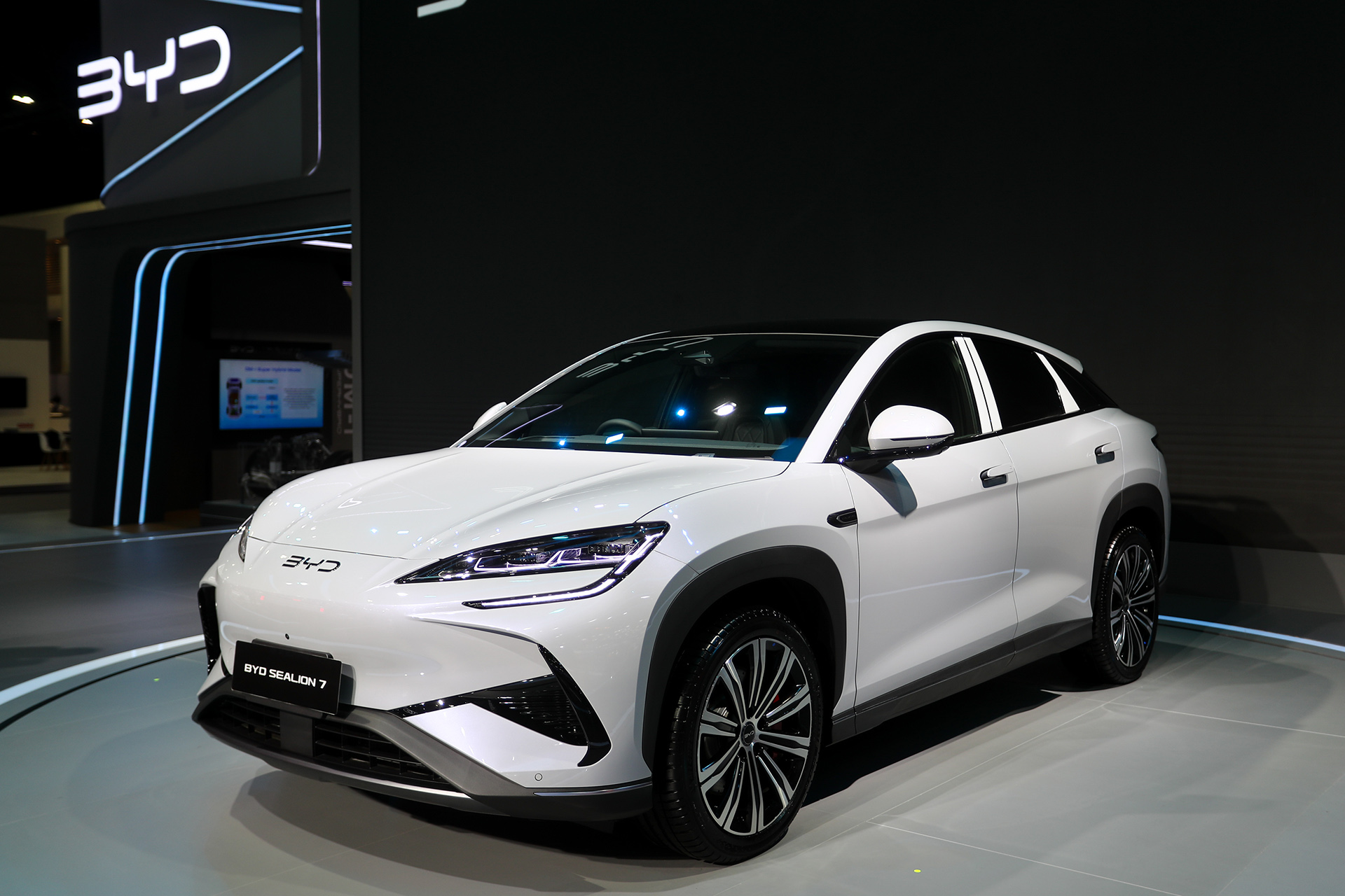 BYD Sealion 7