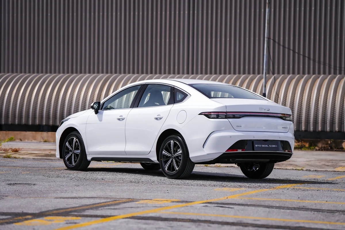 BYD SEAL 5 DM-i SUPER HYBRID