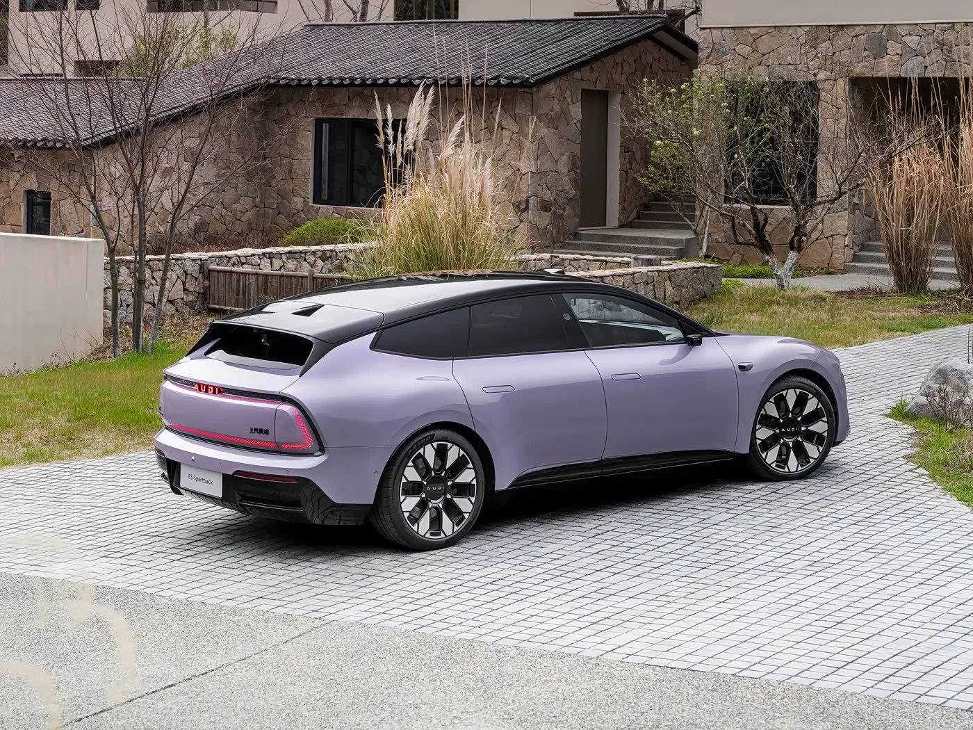 AUDI E5 Sportback ฟาสต์แบ็คไฟฟ้า